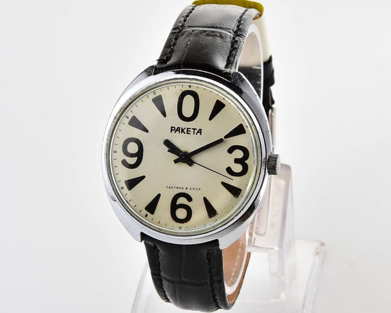 Soviet mechanical RAKETA watch "big zero"