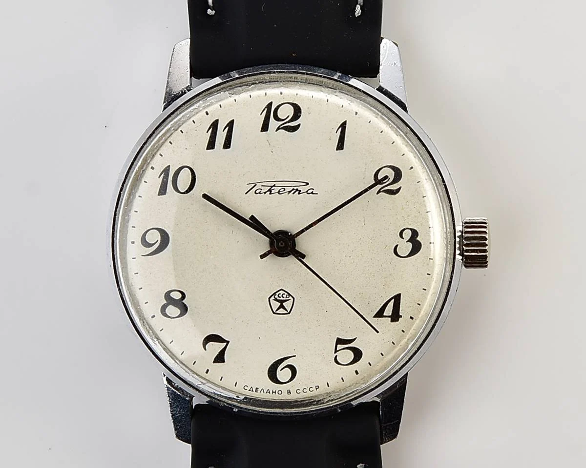 Soviet Raketa elegant vintage mechanical watch with silicon strap