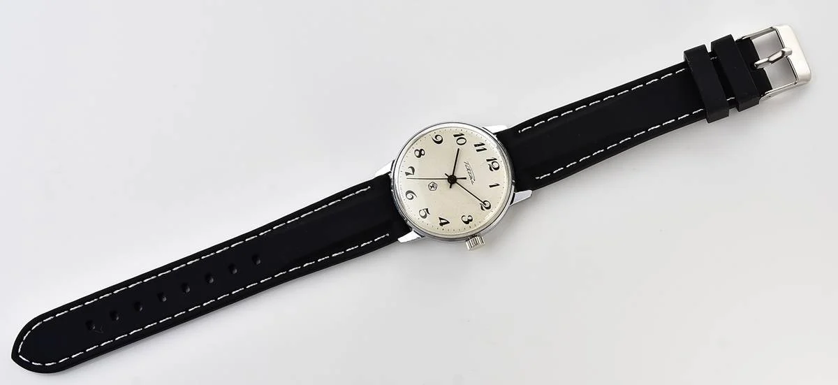 Soviet Raketa elegant vintage mechanical watch with silicon strap
