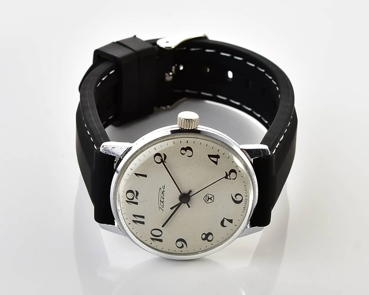Soviet Raketa elegant vintage mechanical watch with silicon strap