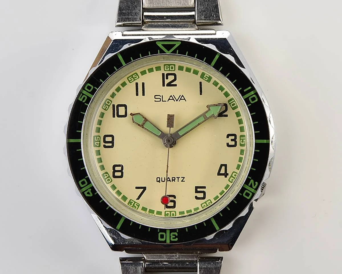 Large Soviet Slava CCCP watch with quartz movement
