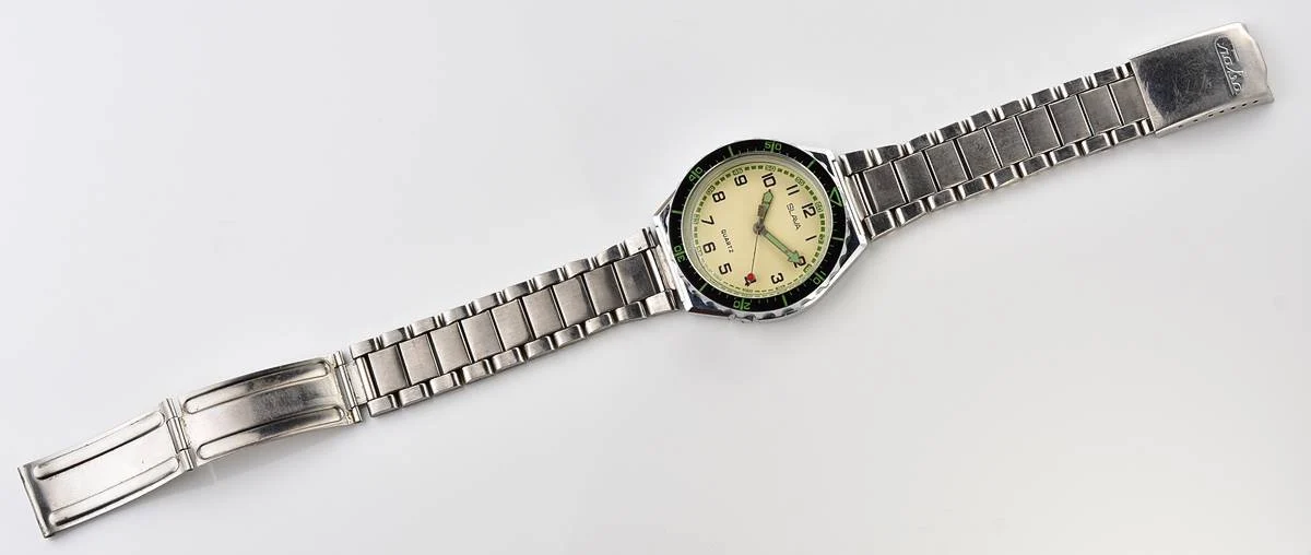 Large Soviet Slava CCCP watch with quartz movement