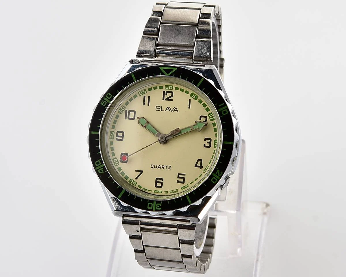 Large Soviet Slava CCCP watch with quartz movement