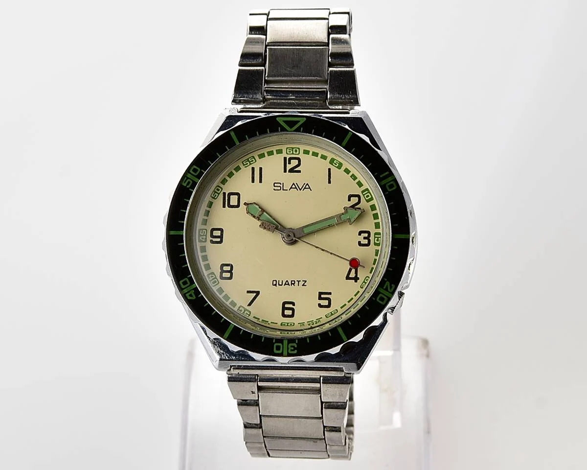 Large Soviet Slava CCCP watch with quartz movement
