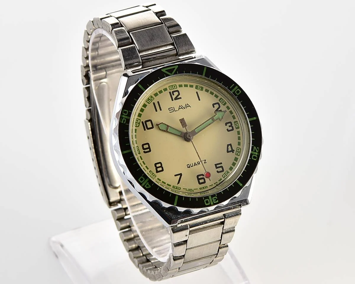 Large Soviet Slava CCCP watch with quartz movement
