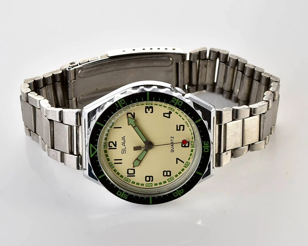 Large Soviet Slava CCCP watch with quartz movement