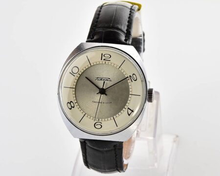 Vintage Raketa soviet mechanical watch with bi-color white/grey dial