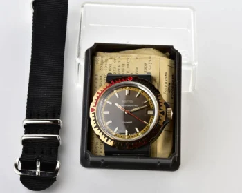 TIME CAPSULE: Soviet Vostok mechanical watch with plastic body – New Old Stock (NOS)!