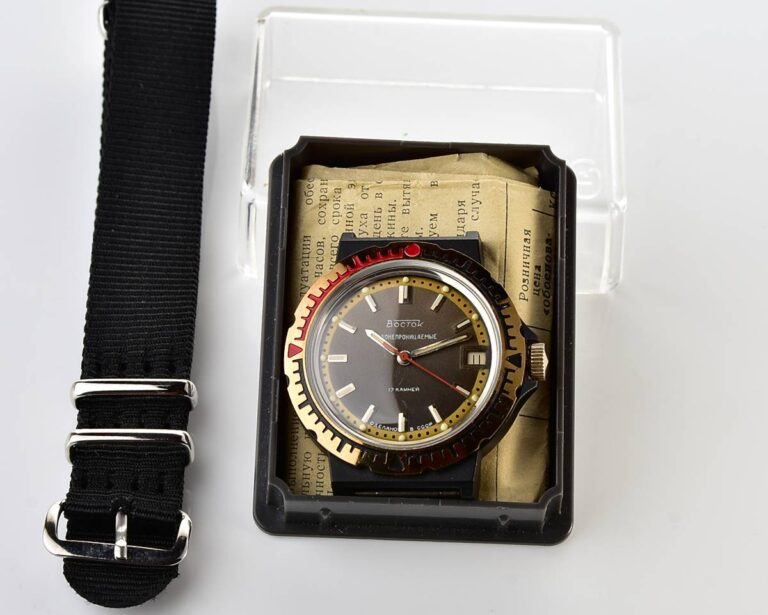TIME CAPSULE: Soviet Vostok mechanical watch with plastic body – New Old Stock(NOS)!