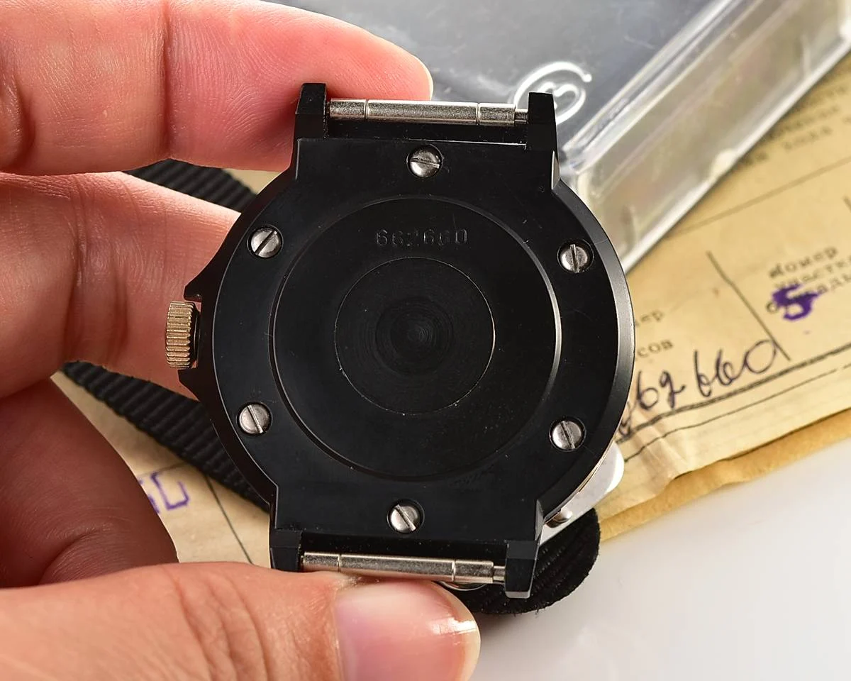 TIME CAPSULE: Soviet Vostok mechanical watch with plastic body – New Old Stock (NOS)!