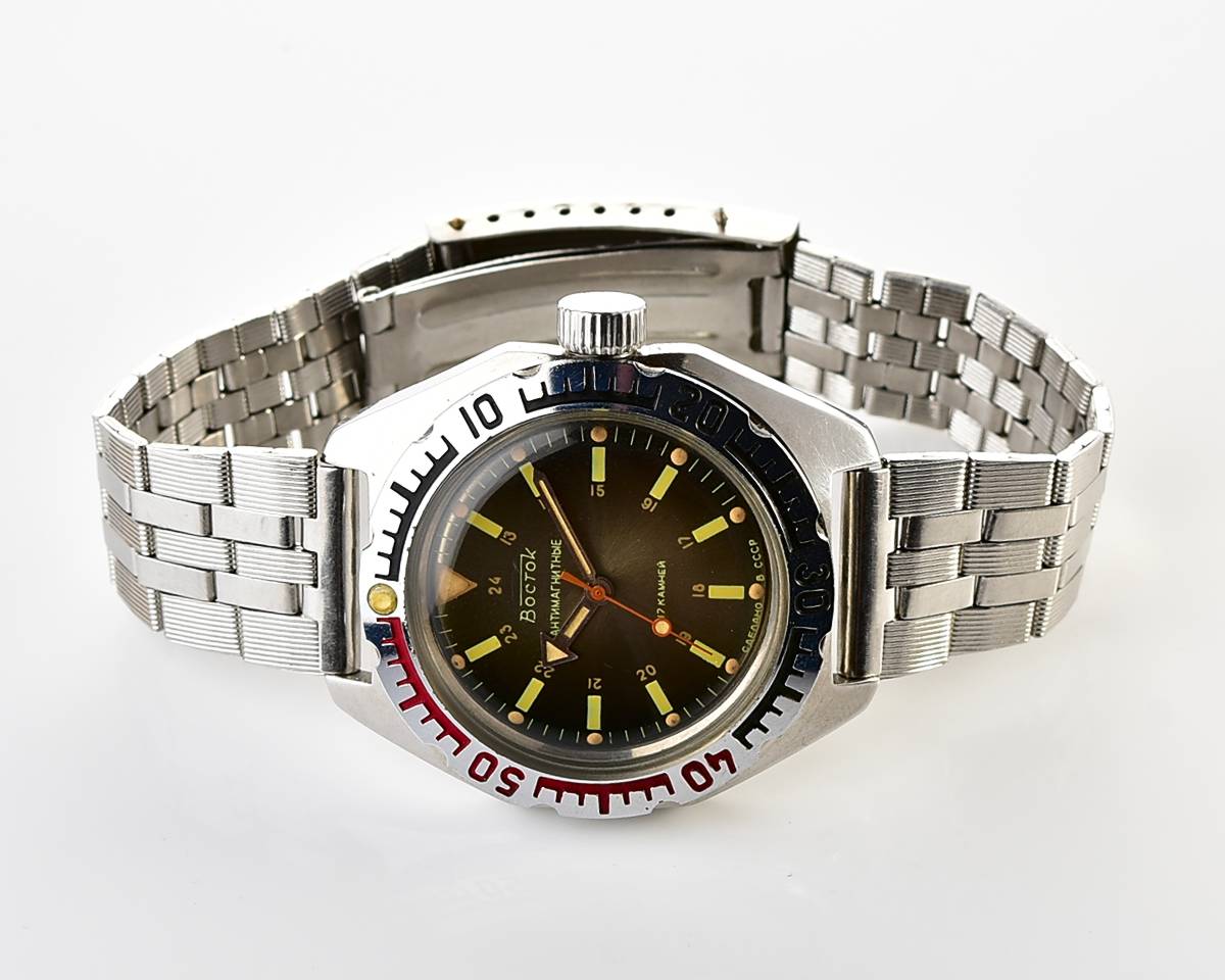 Excellent soviet Vostok Amphibia mechanical watch