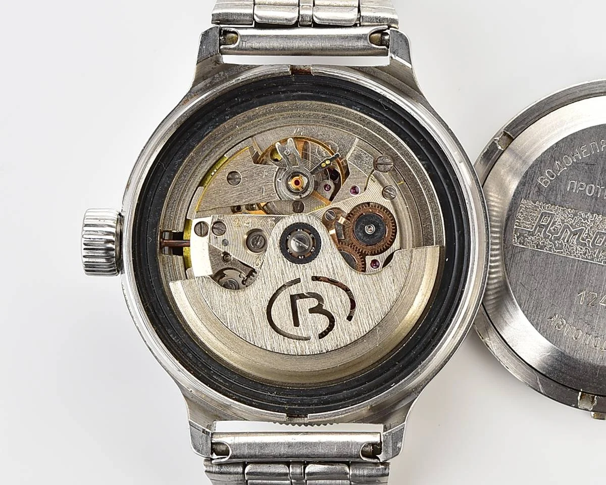 Soviet Vostok Amphibia mechanical watch with automatic self-winding movement!