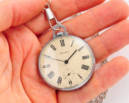Excellent condition vintage Molnija open face soviet pocket watch