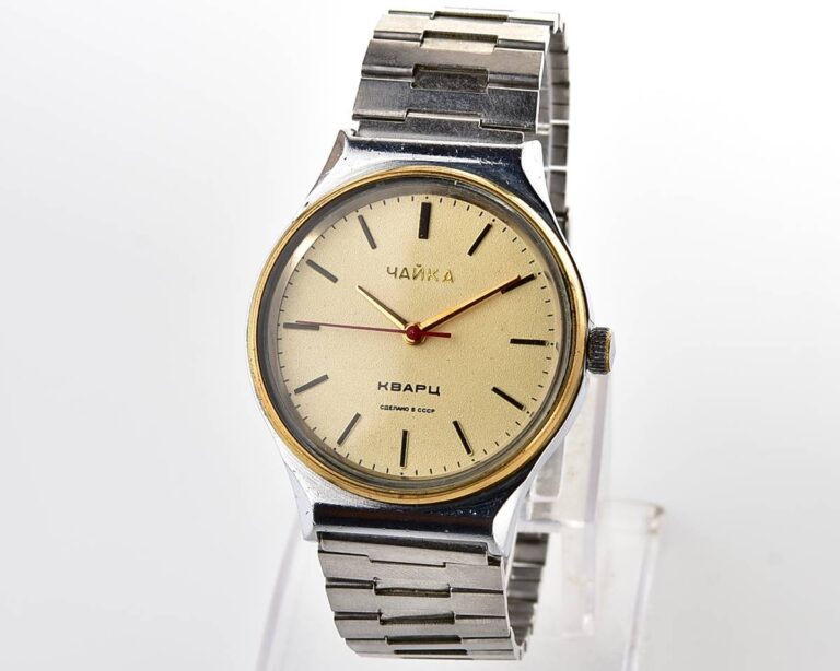 Soviet CHAIKA automatic quartz wristwatch