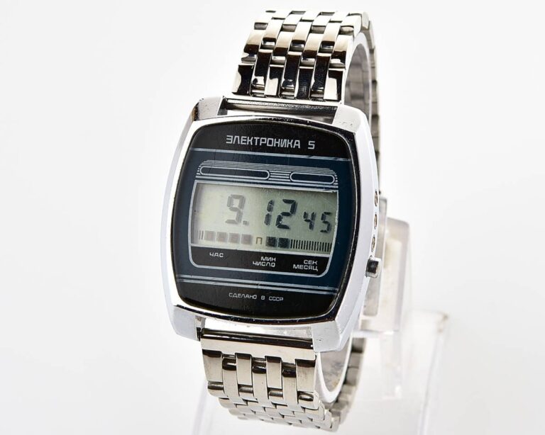 Large vintage USSR digital watch Electronika 5