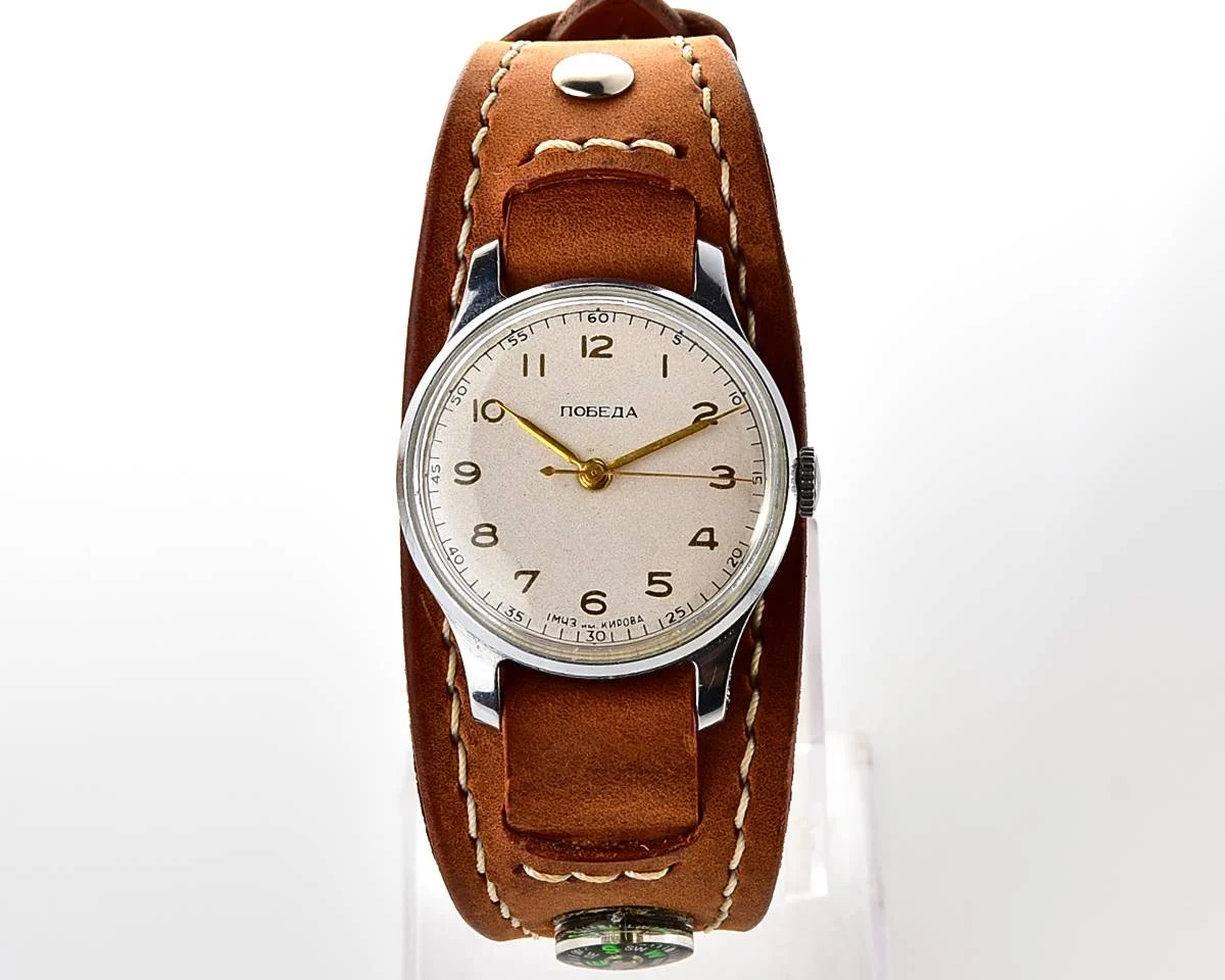 Excellent vintage Pobeda watch with central second hand from 1955 + sturmanskie compass strap!