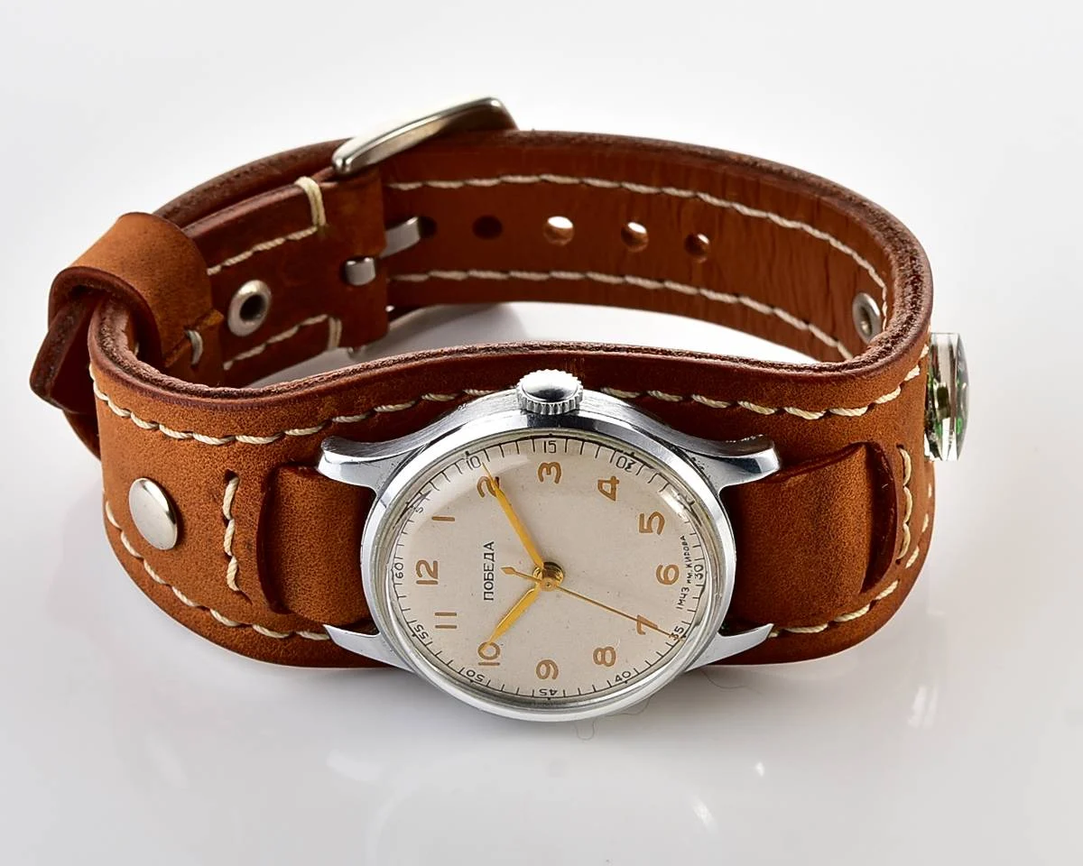Excellent vintage Pobeda watch with central second hand from 1955 + sturmanskie compass strap!