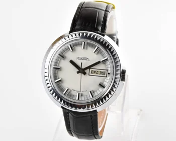 Excellent vintage Soviet Raketa mechanical watch with double calendar