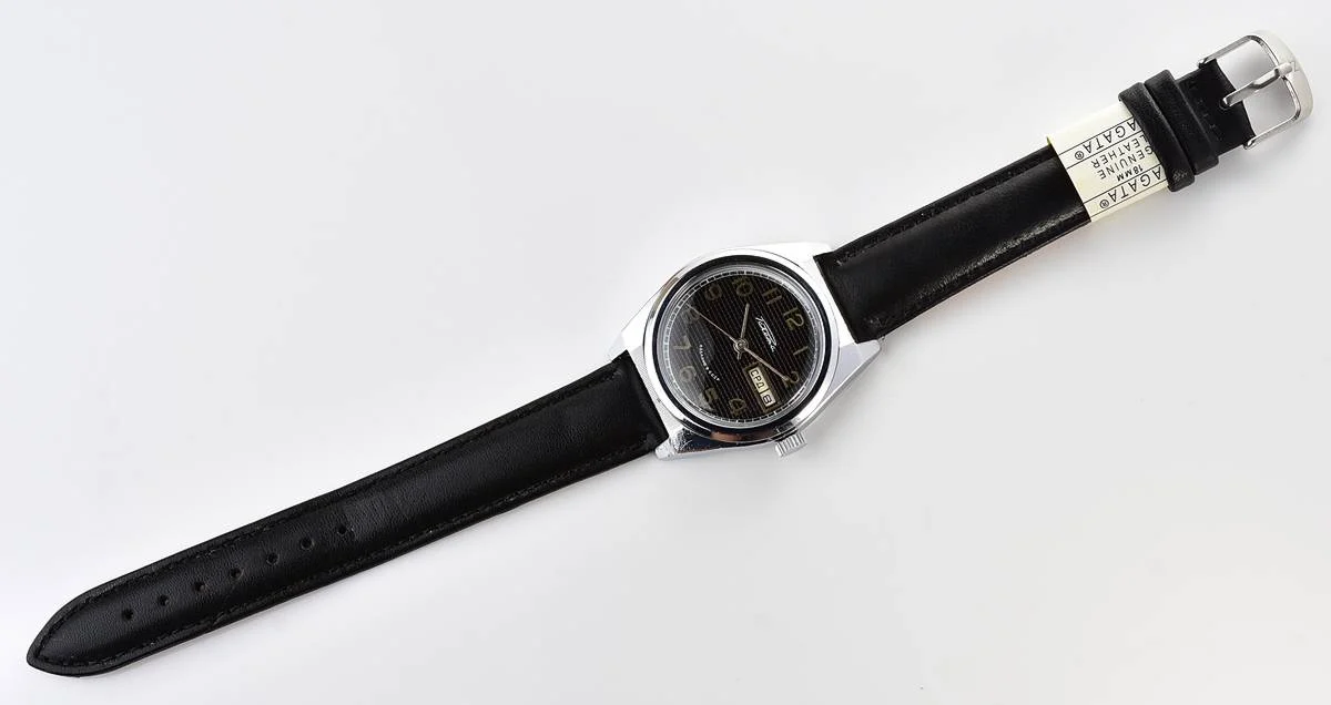 Raketa vintage mechanical wrist watch with double calendar