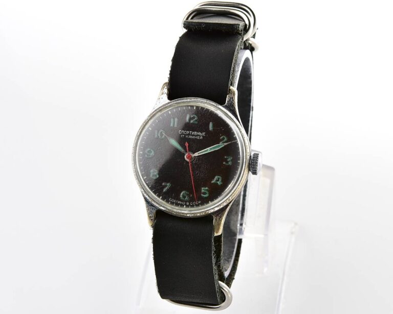 Vintage soviet SPORTIVNIE mechanical watch from the 1950s