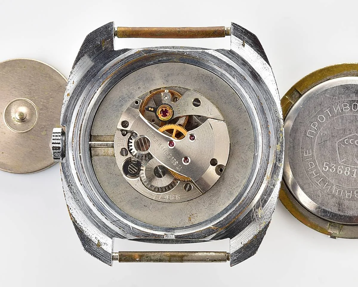Vintage Zaria Soviet mechanical wristwatch
