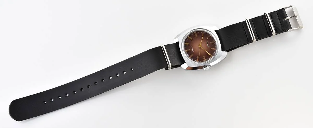 Vintage Zaria Soviet mechanical wristwatch