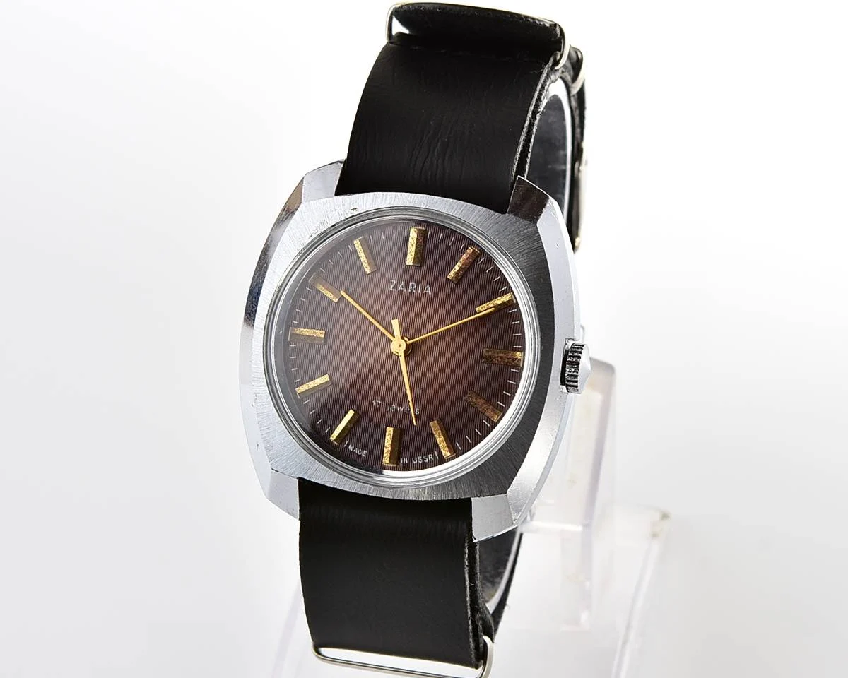 Vintage Zaria Soviet mechanical wristwatch
