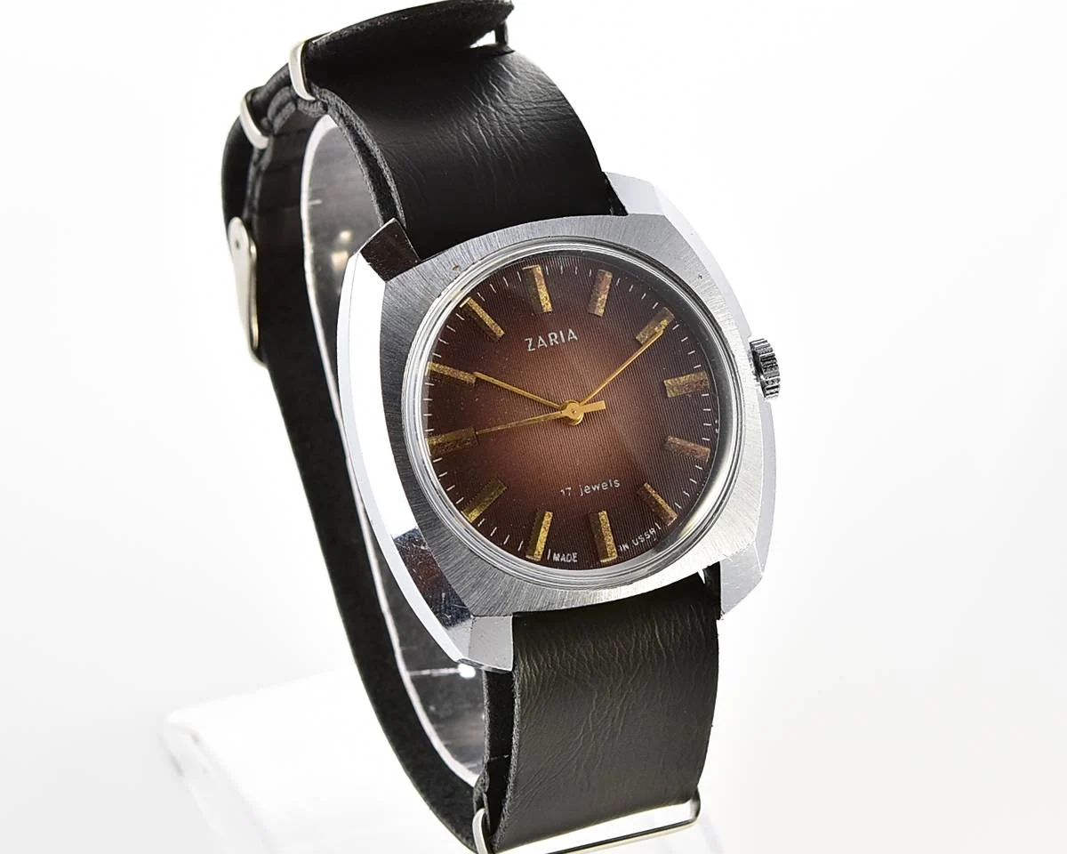 Vintage Zaria Soviet mechanical wristwatch