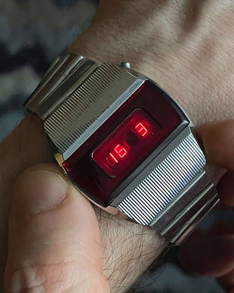 First Red LED Digital Vintage USSR Wrist Watch Electronika E-1 Pulsar!