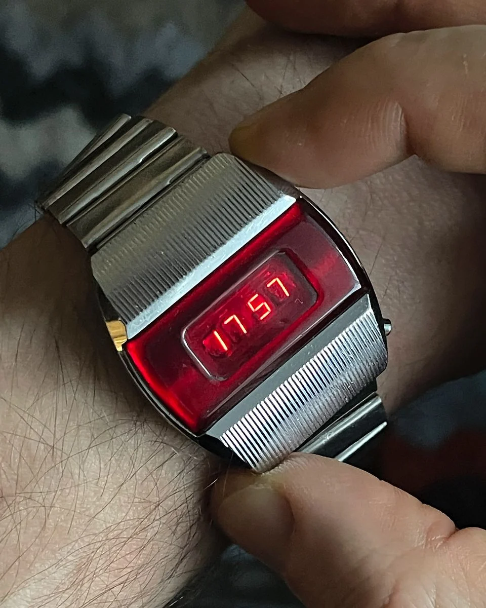 First Red LED Digital Vintage USSR Wrist Watch Electronika E-1 Pulsar!
