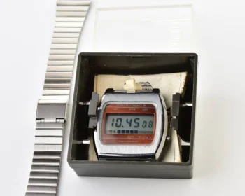Large vintage USSR digital watch Electronika 5 - with box and papers!