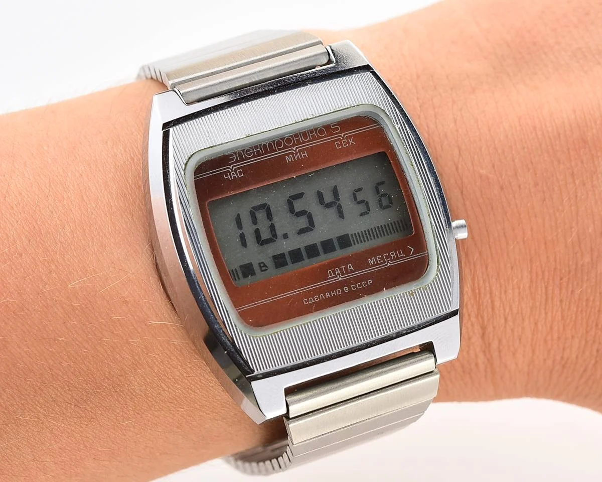 Large vintage USSR digital watch Electronika 5 - with box and papers!