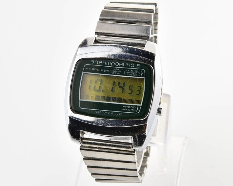 Large vintage USSR digital watch Electronika 5