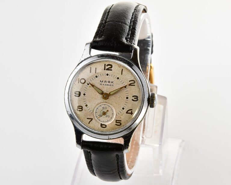 Vintage soviet MAYAK mechanical watch, 1MChZ, 2nd quarter of 1957