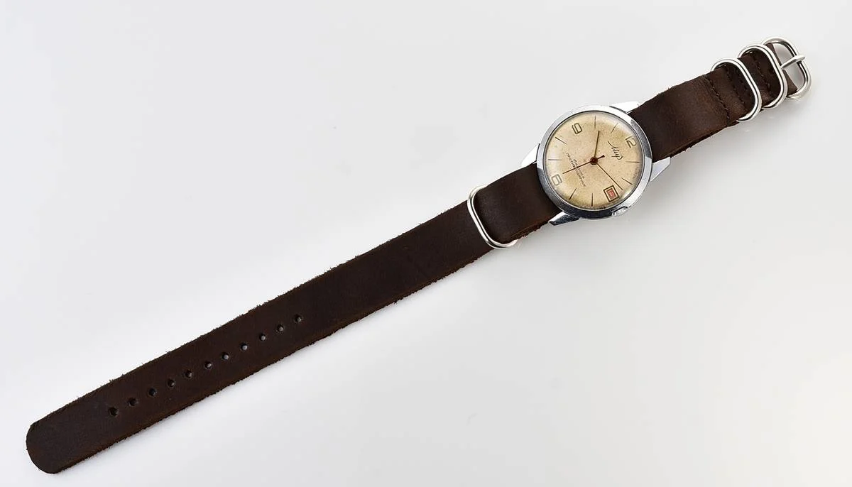 Vintage Soviet Mir mechanical watch