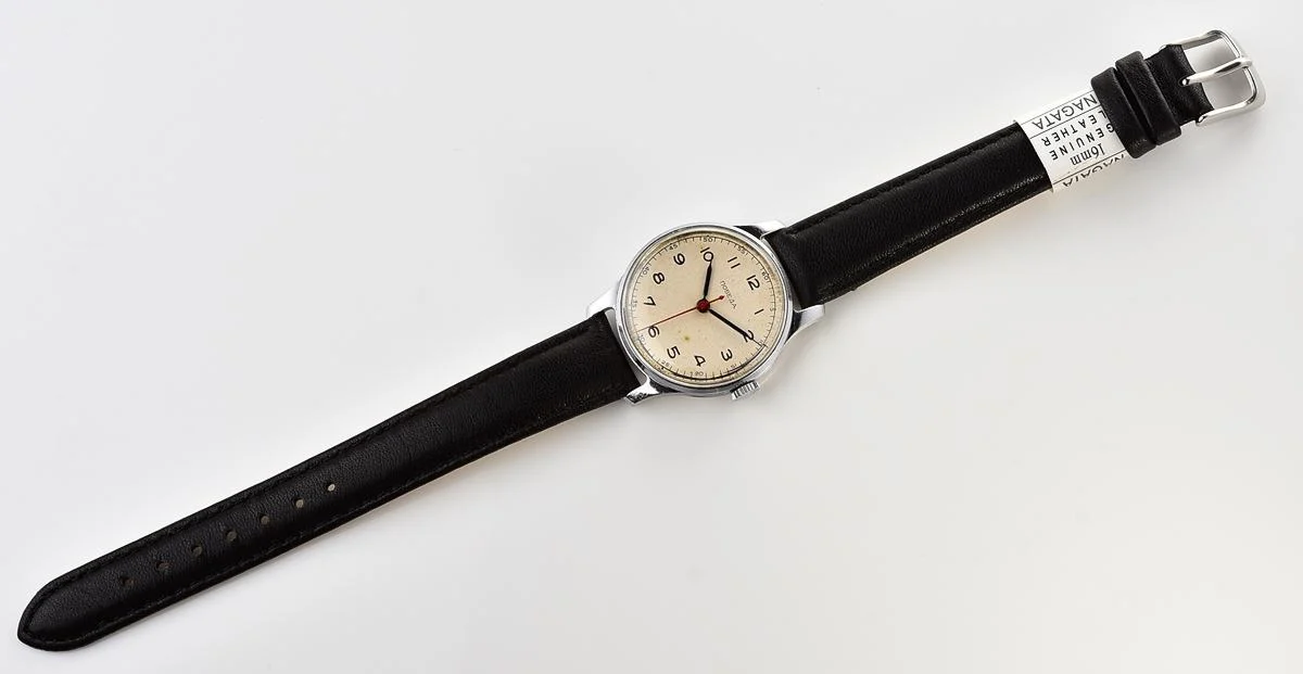 Vintage Soviet Pobeda watch with central second hand, 1MChZ, from the 1950s
