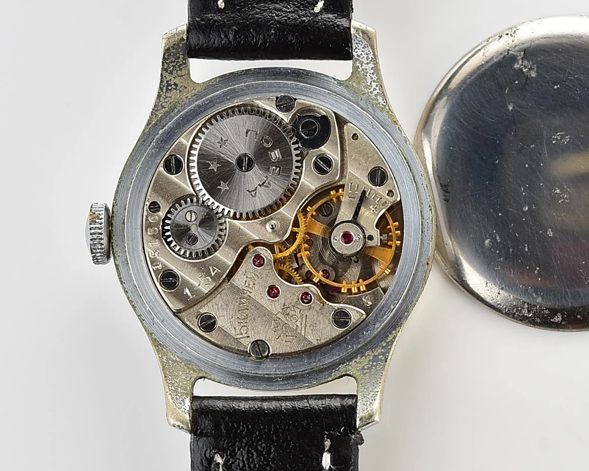 Soviet mechanical Pobeda vintage watch, 2MChZ from the 1st quarter 1954