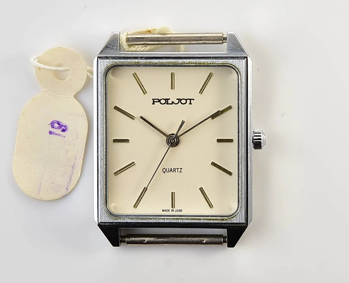 Time Capsule: Soviet Poljot watch with quartz movement - New Old Stock (NOS)!