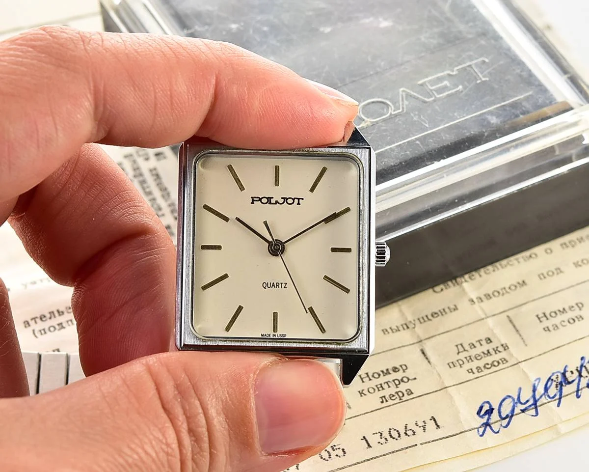Time Capsule: Soviet Poljot watch with quartz movement - New Old Stock (NOS)!