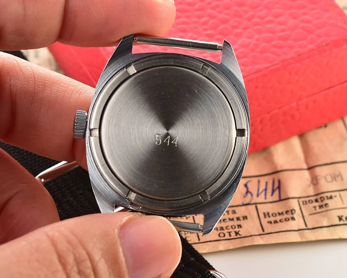 TIME CAPSULE: Vintage mechanical Raketa wristwatch, New Old Stock (NOS)!