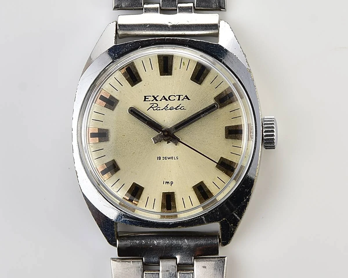 Soviet Raketa-Exacta vintage mechanical watch with steel bracelet