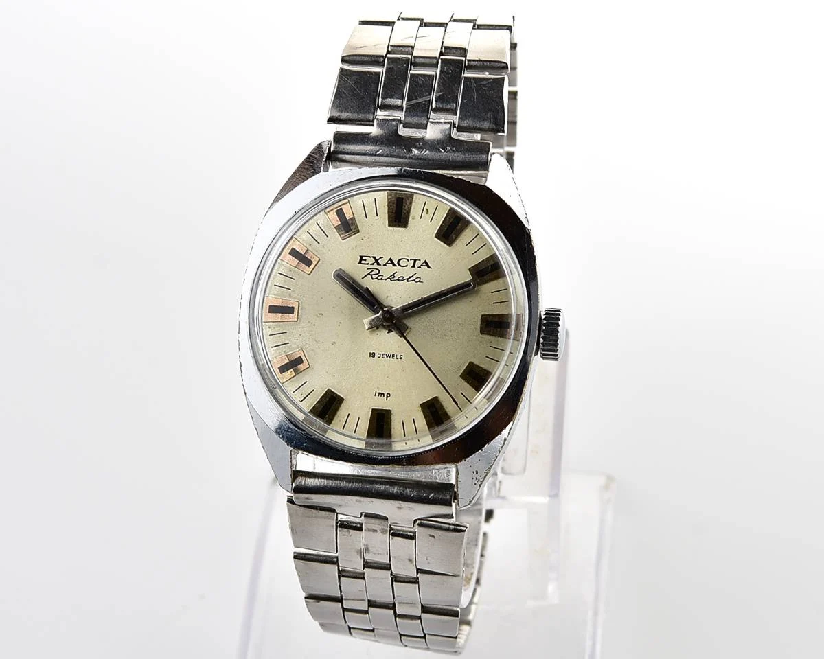 Soviet Raketa-Exacta vintage mechanical watch with steel bracelet