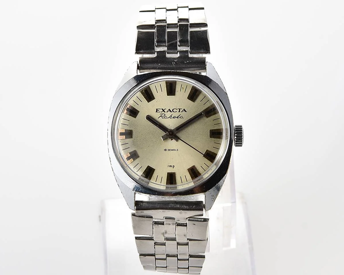 Soviet Raketa-Exacta vintage mechanical watch with steel bracelet