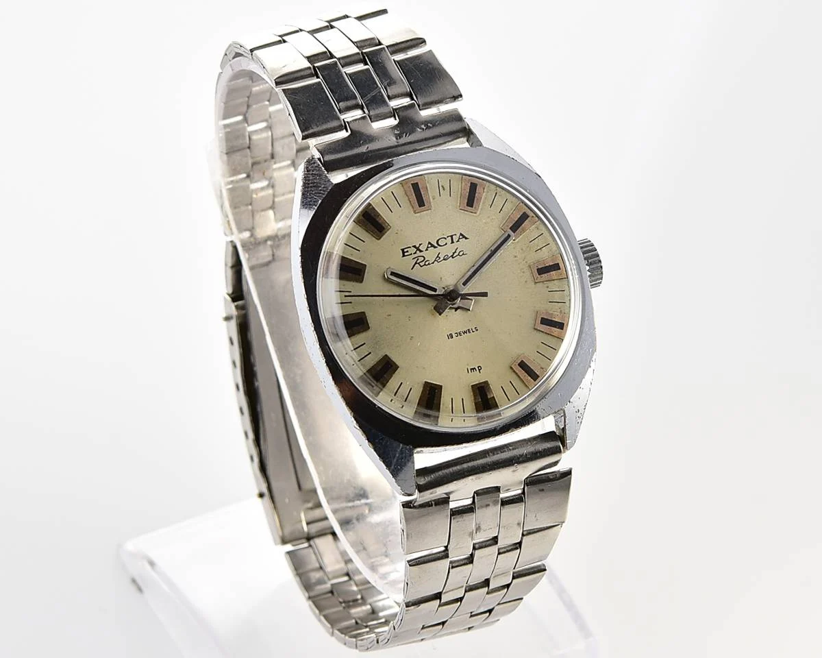 Soviet Raketa-Exacta vintage mechanical watch with steel bracelet
