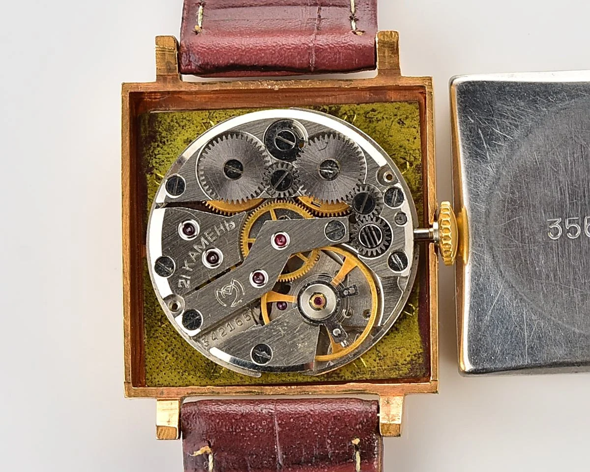 Excellent gold-plated Slava Soviet mechanical vintage watch