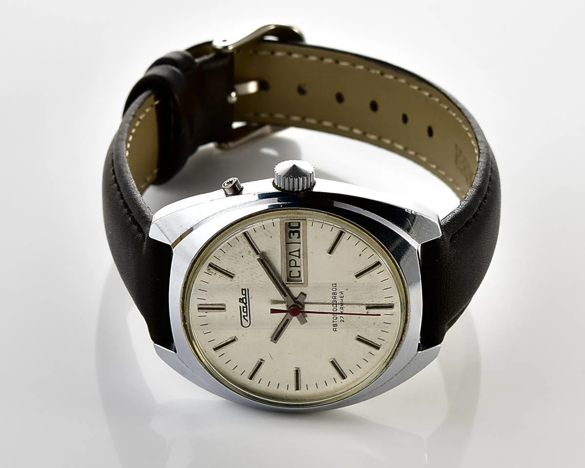 Large Slava Soviet mechanical vintage watch – automatic self winding movement