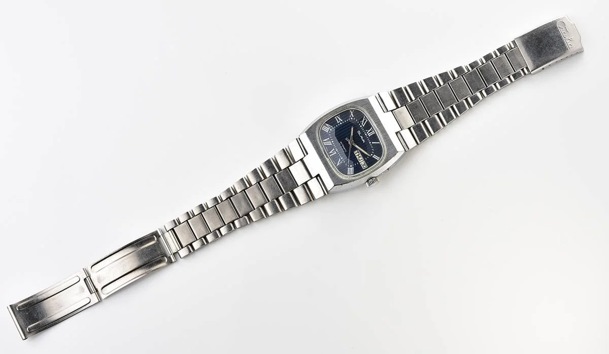 Slava Soviet mechanical vintage watch – automatic self winding movement