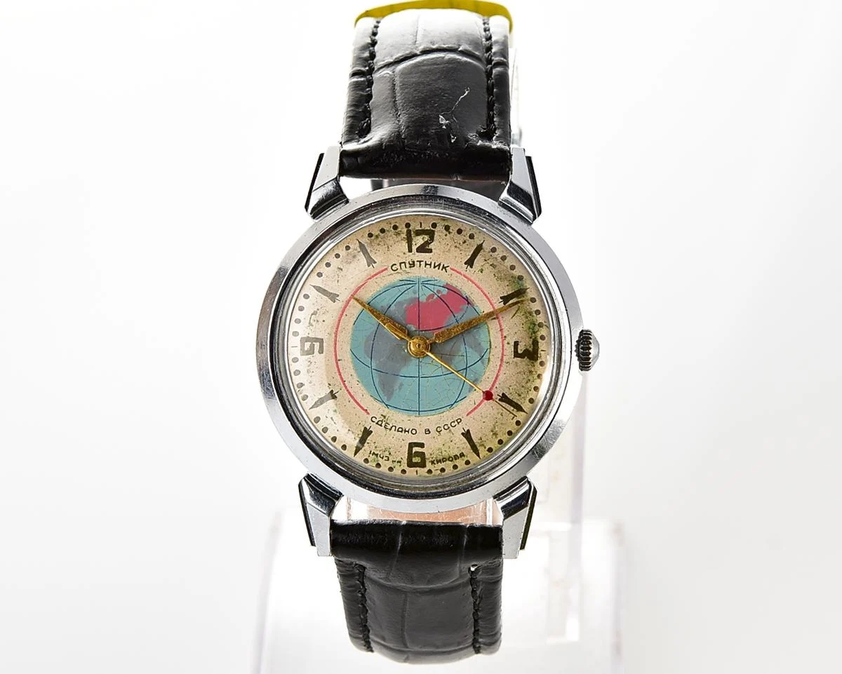 Rare! Sputnik vintage mechanical watch with original dial!