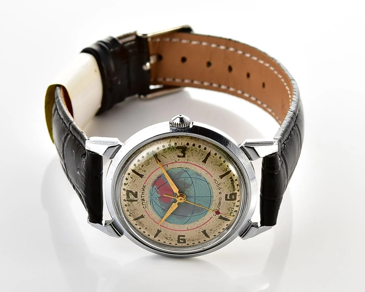 Rare! Sputnik vintage mechanical watch with original dial!