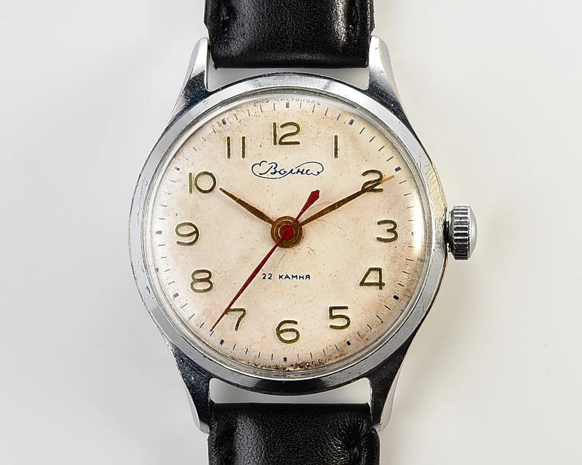 Soviet Volna vintage mechanical watch with precision movement from the 1950s